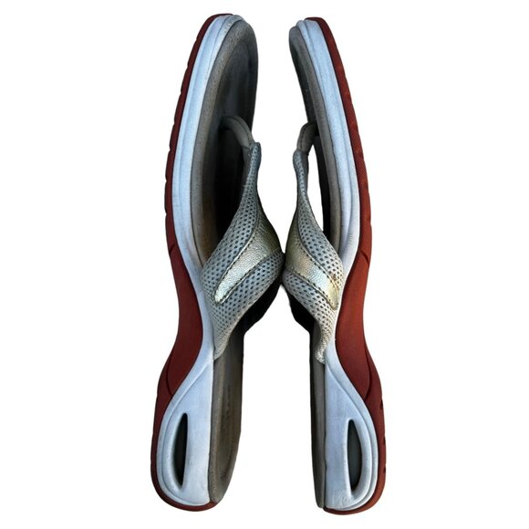 Cole Haan Women’s 9B Thong Nike Air Gold Red white beige - Picture 2 of 6